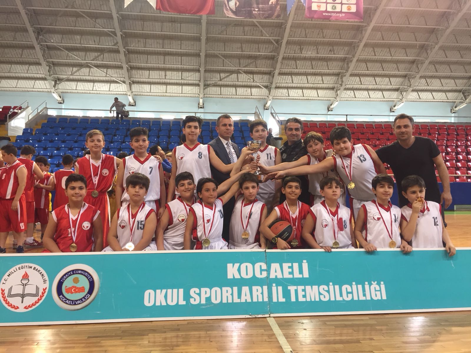 , ODTÜ KYÖD Ortaokulu Basketbolda İzmit Şampiyonu&#8230;